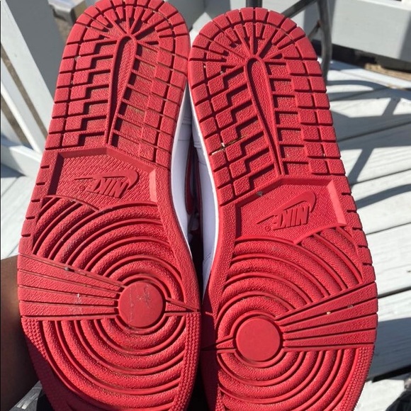 Jordan 1 Retro Metallic Red (2017) - Picture 6 of 7